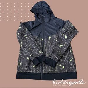 Nike Kids Long sleeve Black & Green hooded lightweight full zip jacket size XL